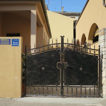 Mimoza Old Town Pula Apartments ภายนอก รูปภาพ