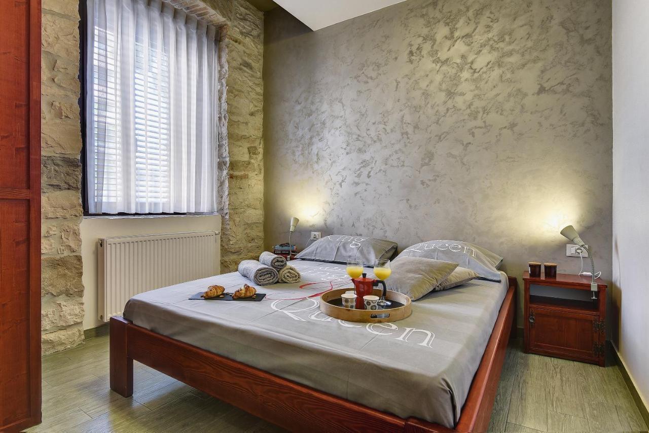 Mimoza Old Town Pula Apartments ภายนอก รูปภาพ