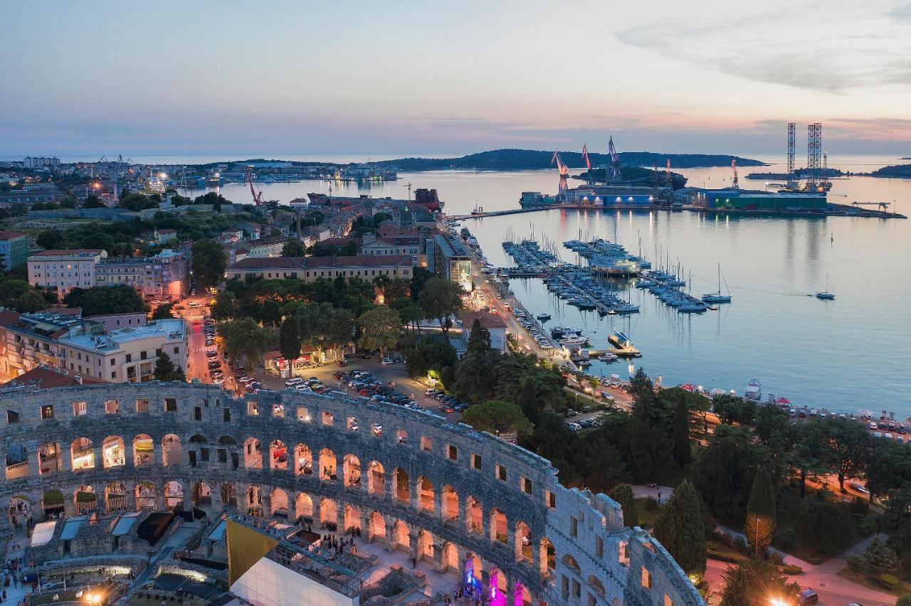 Mimoza Old Town Pula Apartments ภายนอก รูปภาพ