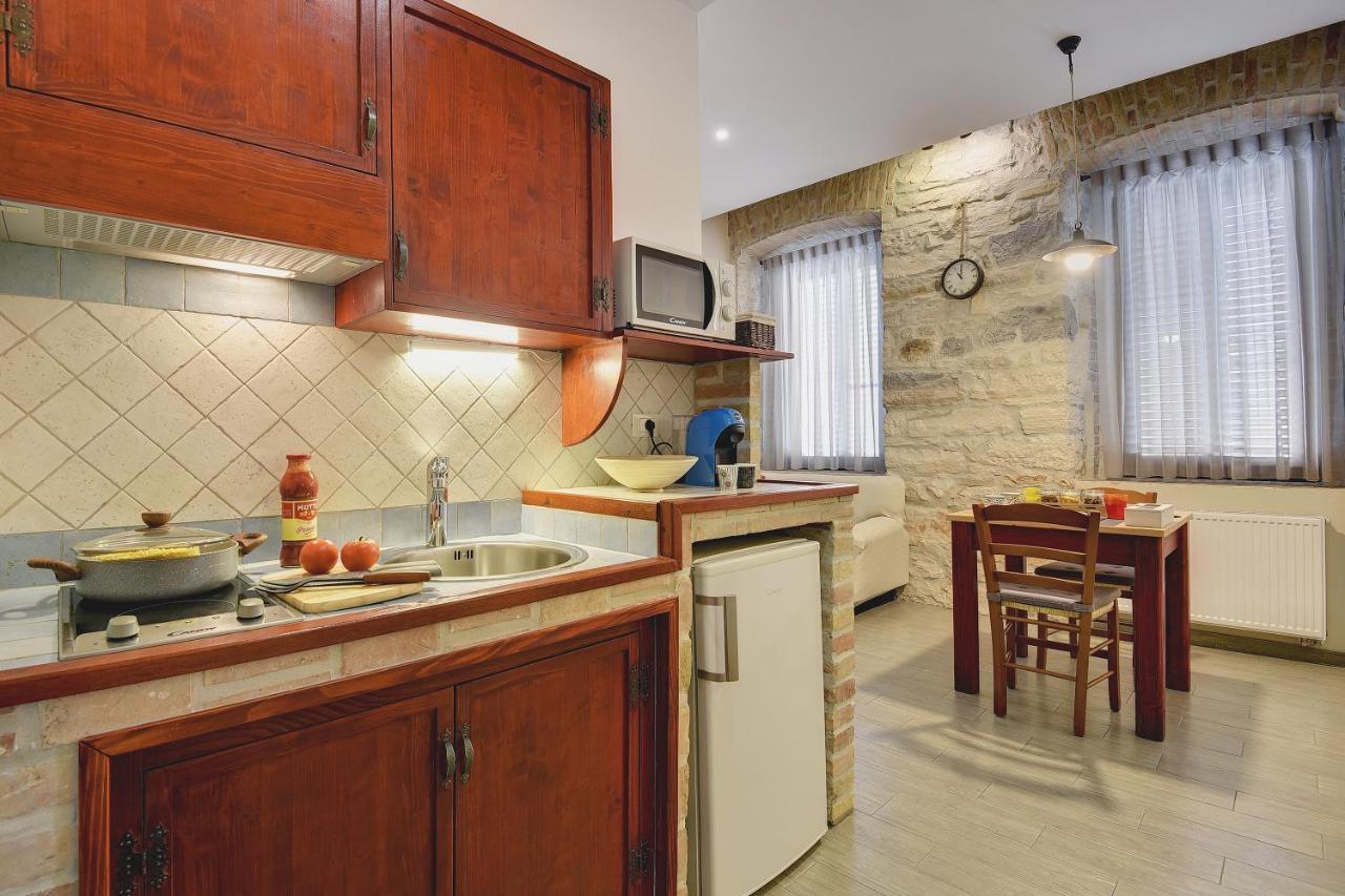Mimoza Old Town Pula Apartments ภายนอก รูปภาพ