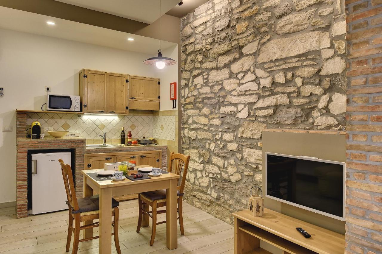 Mimoza Old Town Pula Apartments ภายนอก รูปภาพ