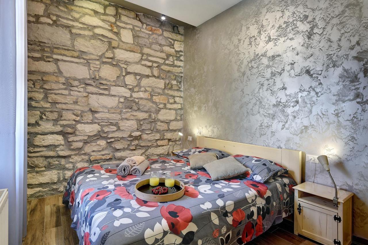 Mimoza Old Town Pula Apartments ภายนอก รูปภาพ