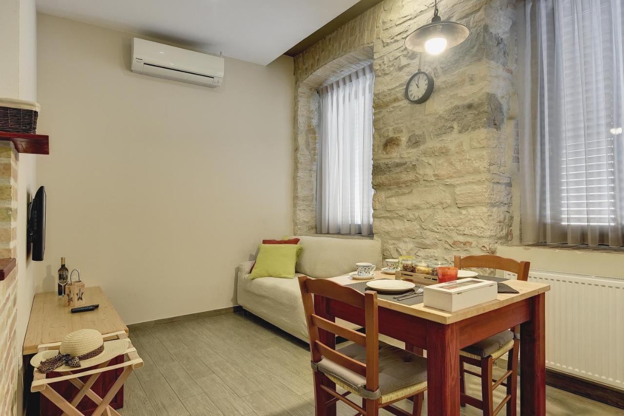 Mimoza Old Town Pula Apartments ภายนอก รูปภาพ