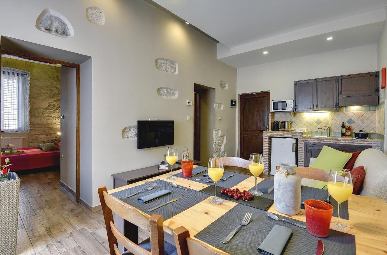 Mimoza Old Town Pula Apartments ภายนอก รูปภาพ