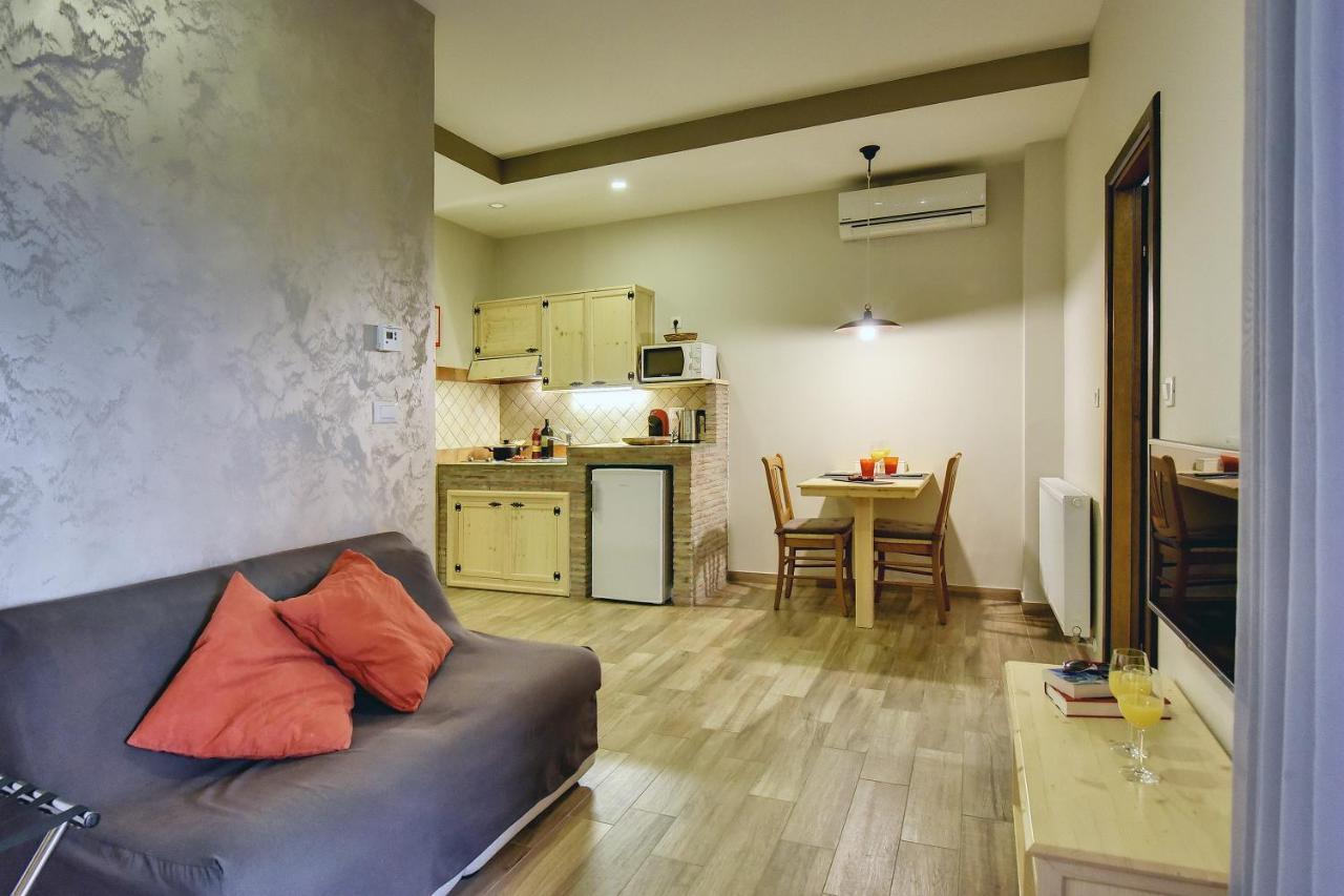 Mimoza Old Town Pula Apartments ภายนอก รูปภาพ