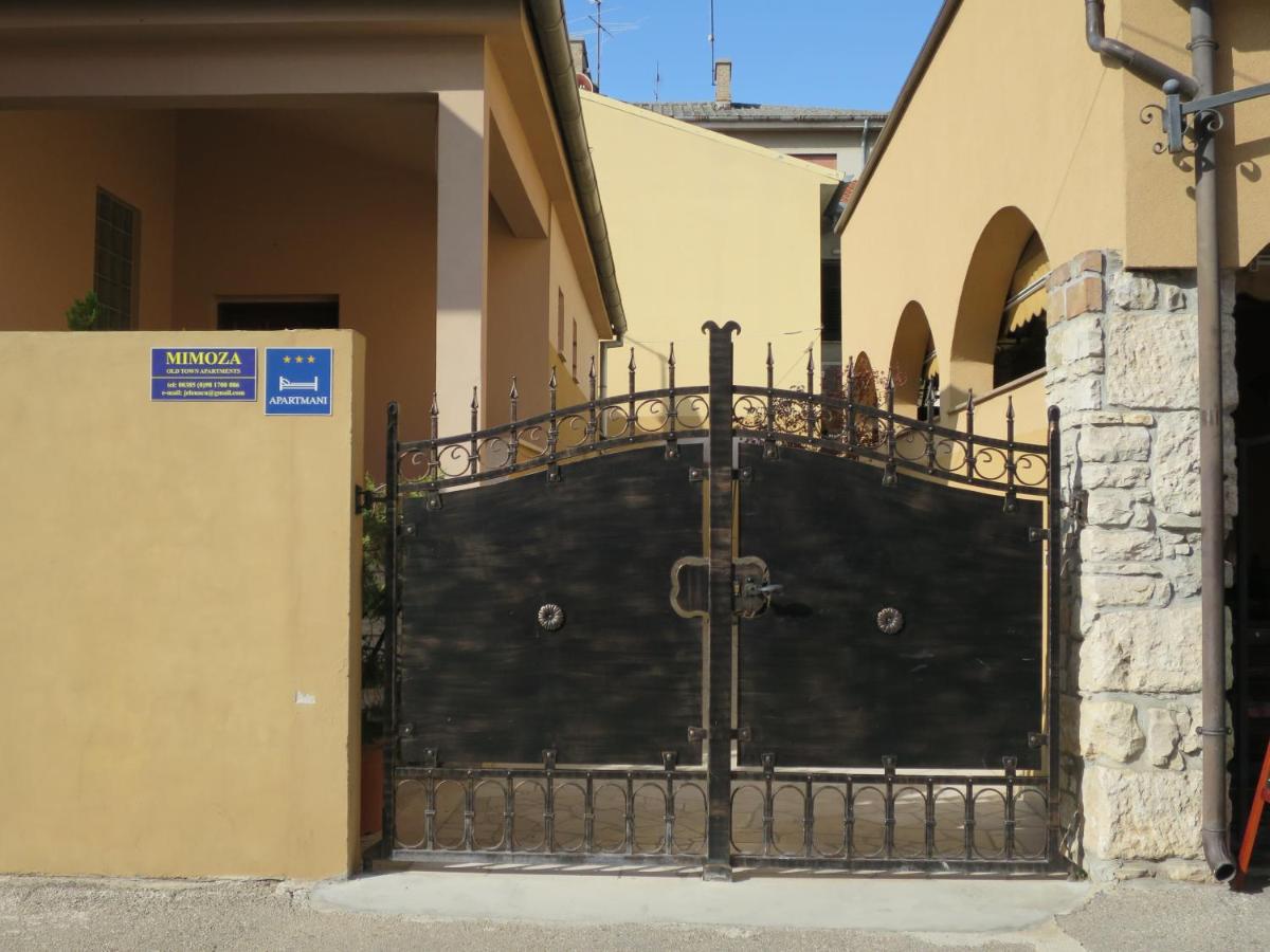 Mimoza Old Town Pula Apartments ภายนอก รูปภาพ